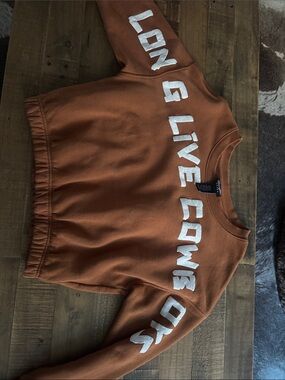 Wrangler Rust Brown Cropped Sweatshirt with White Lettering